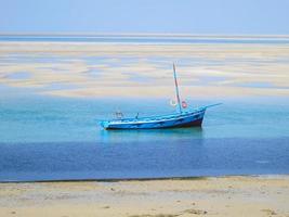 dhow su il sponde di vilankulo foto