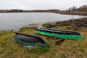 barche da pesca in legno foto