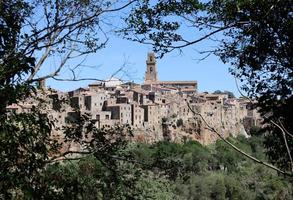 pitigliano - il pittoresco medievale cittadina fondato nel etrusco tempo su il tufo collina nel Toscana, Italia. foto