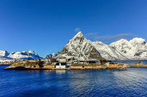 inverno nel olenilsoia nel reina, lofoten isole, Norvegia. foto