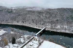 il cornish-windsor coperto ponte. esso si connette Vermont e nuovo Hampshire a loro frontiere. esso è il del mondo il più lungo coperto ponte a 460 piedi. esso era costruito nel 1866. foto