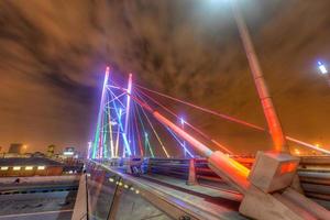 Nelson mandela ponte a notte - johannesburg foto