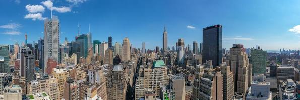 nuovo York città - Maggio 8, 2019 - panoramico Visualizza di midtown Manhattan e il nuovo yorker Hotel nel nuovo York città durante il giorno. foto