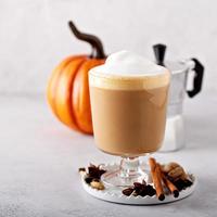 latte speziato di zucca foto