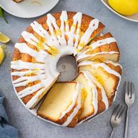 Limone libbra torta con polvere zucchero Smalto foto