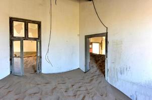 fantasma cittadina kolmanskop, namibia foto