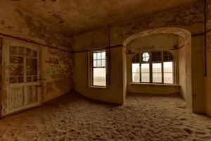 fantasma cittadina kolmanskop, namibia foto