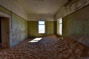 fantasma cittadina kolmanskop, namibia foto