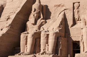 abu simbel su il confine di Egitto e Sudan foto