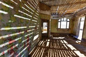 fantasma cittadina kolmanskop, namibia foto