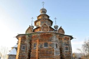 il di legno Chiesa di il risurrezione di Cristo nel il Museo di di legno architettura e dei contadini vita su un' inverno giorno nel suzdal, Russia. foto