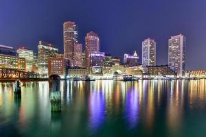 Boston skyline visto da Pier Park, Massachusetts, Stati Uniti d'America foto