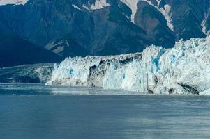 hubbard ghiacciaio collocato nel orientale alaska e parte di yukon, Canada, e di nome dopo giardiniere hubbard. foto