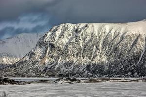 hauklandsvatnet nel il lofoten isole, Norvegia nel il inverno. foto