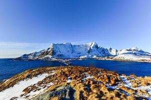 inverno nel olenilsoia nel reina, lofoten isole, Norvegia. foto