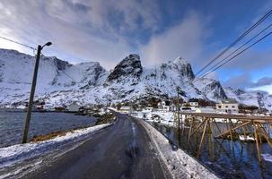 inverno tempo nel reina, lofoten isole, Norvegia. foto