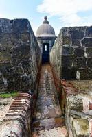 attenzione di castillo san felipe del morro anche conosciuto come forte san felipe del morro o morro castello. esso è un' 16 ° secolo cittadella collocato nel san Giovanni, puerto stecca. foto