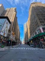 nuovo York città - apr 7, 2020 - vuoto strade di midtown Manhattan durante il coronavirus epidemico nel nuovo York città. foto