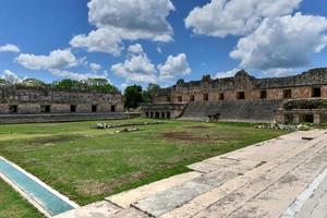 quadrilatero di il monache nel il yucatan nel uxmal, Messico. foto