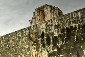 il mille dollari palla Tribunale di chichen itza archeologico luogo nel Yucatan, Messico. foto