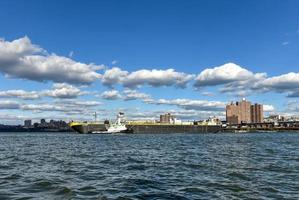 tirare barca nel hudson fiume foto