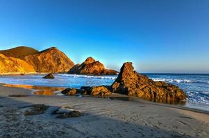 pfeiffer spiaggia lungo pfeiffer stato parco nel grande su, California. foto