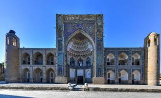 madrasa di abdulaz khan - madrasa nel Buchara, di nome dopo il ashtarkhanid righello di abdulaz khan. foto