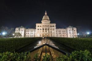 il Texas stato Campidoglio edificio estensione, notte foto