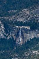 ghiacciaio punto, un Overlook con un' comandare Visualizza di Nevada cascate nel Yosemite nazionale parco foto