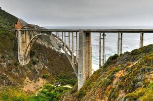 bixby ponte su il Pacifico costa autostrada vicino grande su, California, Stati Uniti d'America. foto