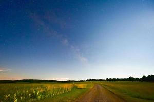 Visualizza di il stellato notte cielo nel shenandoah nazionale parco, Virginia foto