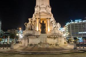 il marchese di pombalo piazza nel Lisbona, Portogallo. marchese è su il superiore, con un' Leone - simbolo di energia - di il suo lato. foto