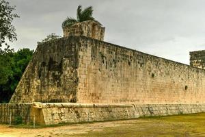 il mille dollari palla Tribunale di chichen itza archeologico luogo nel Yucatan, Messico. foto