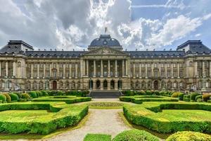 il reale palazzo nel Bruxelles, Belgio. esso è il ufficiale palazzo di il re e Regina di il belgi nel il centro di il della nazione capitale Bruxelles. foto