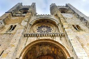 SE Cattedrale nel Lisbona, Portogallo foto