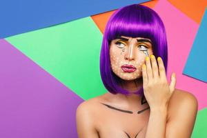 modello nel creativo Immagine con pop arte trucco foto