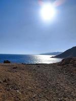 bellissimo mare Visualizza di il rosso mare a partire dal al di sopra di sinai montagne foto