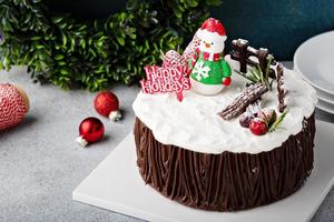 cioccolato Natale celebrazione torta con vacanza decorazioni foto