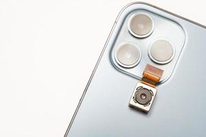 moduli fotocamera utilizzati nei telefoni cellulari. sviluppo di telecamere mobili. parte dell'obiettivo della fotocamera digitale. sensore e tecnologia smartphone nuove fotocamere ad alta risoluzione. modulo fotocamera del telefono cellulare foto