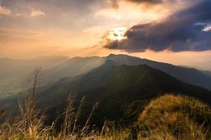 Visualizza di phu chi dao o phu chee dao montagna a chiang rai, Tailandia foto