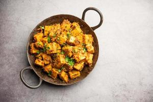 indiano stile suran sabzi o jimikand sabji anche conosciuto come elefante piede patata dolce o ole agitare fritte ricetta foto
