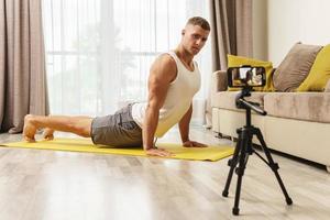 fitness blogger streaming o registrazione video per il suo iscritti foto