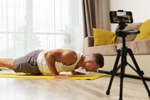 fitness blogger streaming o registrazione video per il suo iscritti foto