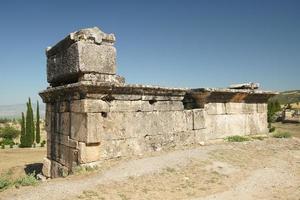 tomba a hierapolis antico città, pamukkale, denizli, turkiye foto