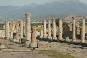 colonnato strada nel laodicea su il liceo antico città nel denizli, turkiye foto