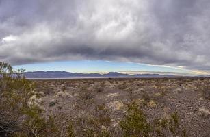 panoramico Immagine al di sopra di meridionale California deserto durante giorno foto