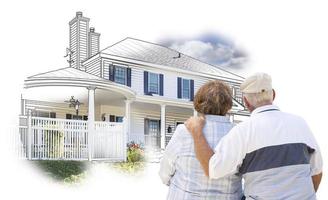 Abbracciare una persona anziano coppia al di sopra di Casa disegno e foto su bianca