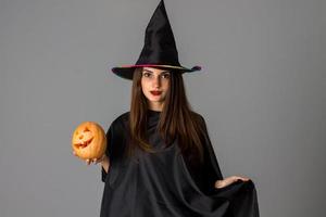 brunetta donna nel Halloween stile Abiti foto