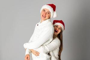 coppia celebrare Natale nel studio foto