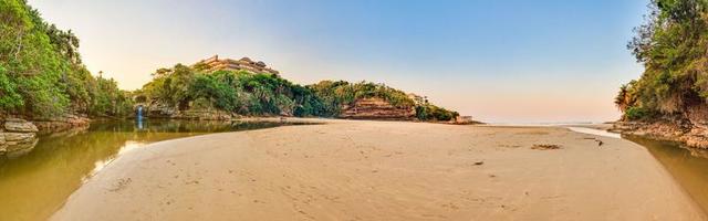 laguna con cascata vicino durban nel Sud Africa foto